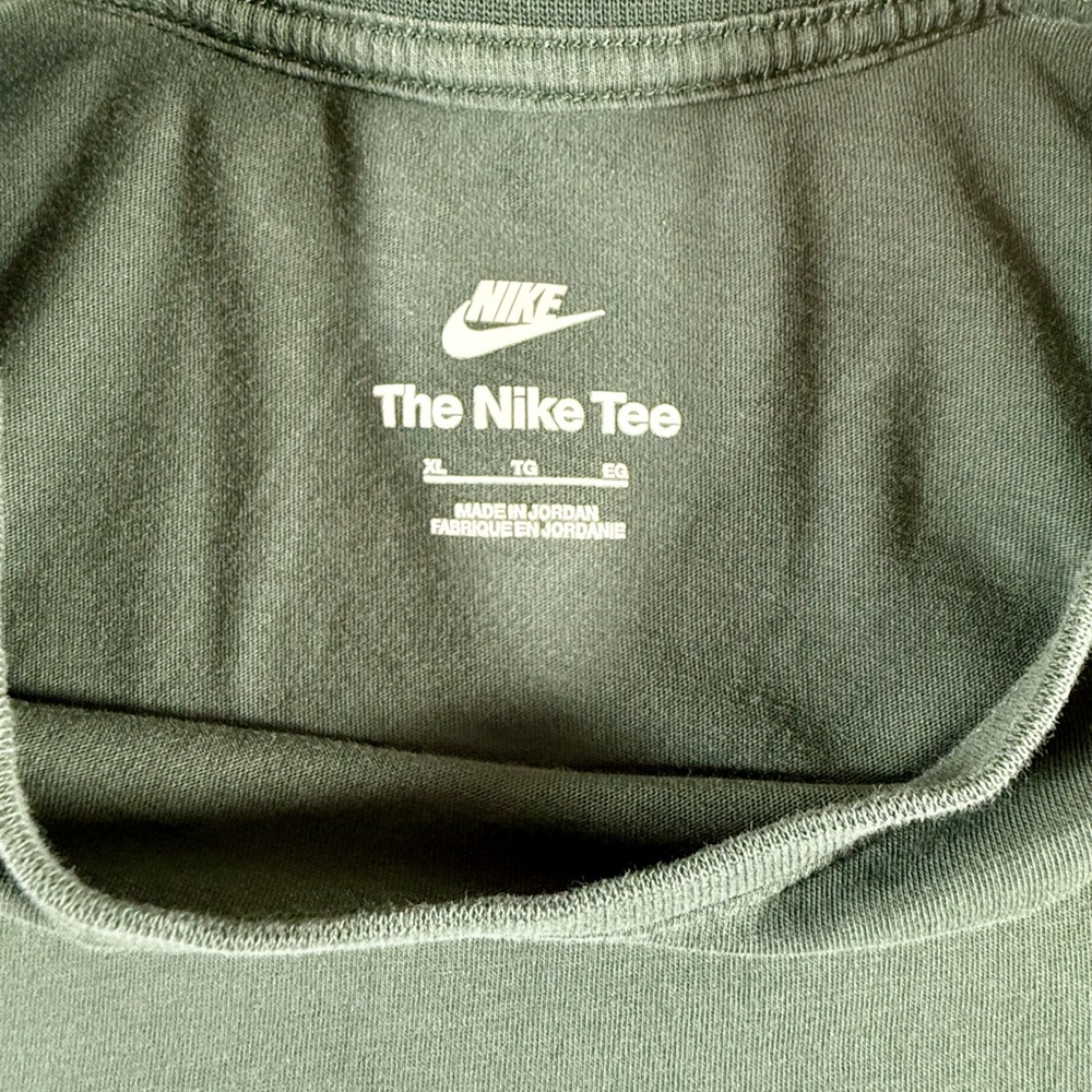The Nike Tee Women's Long Sleeve - Picture 2 of 6